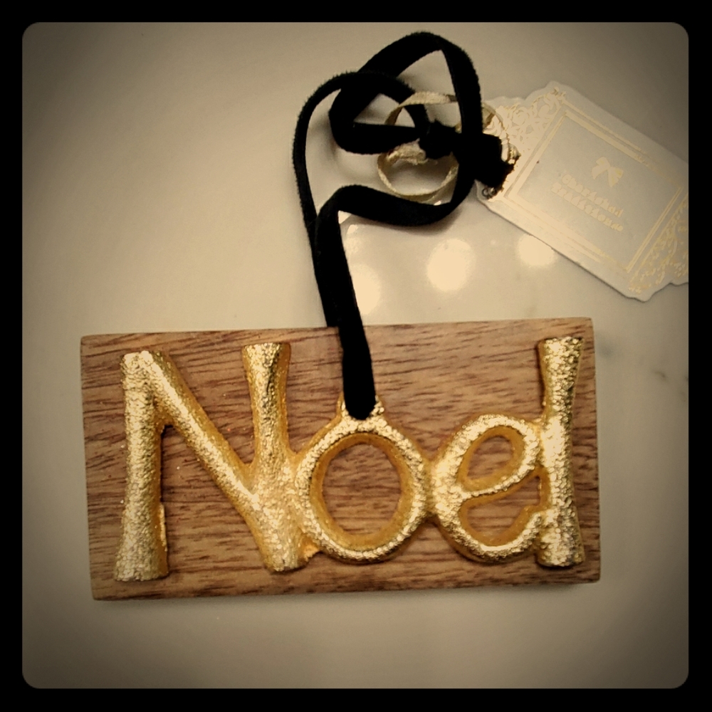 arguments noel for the tree